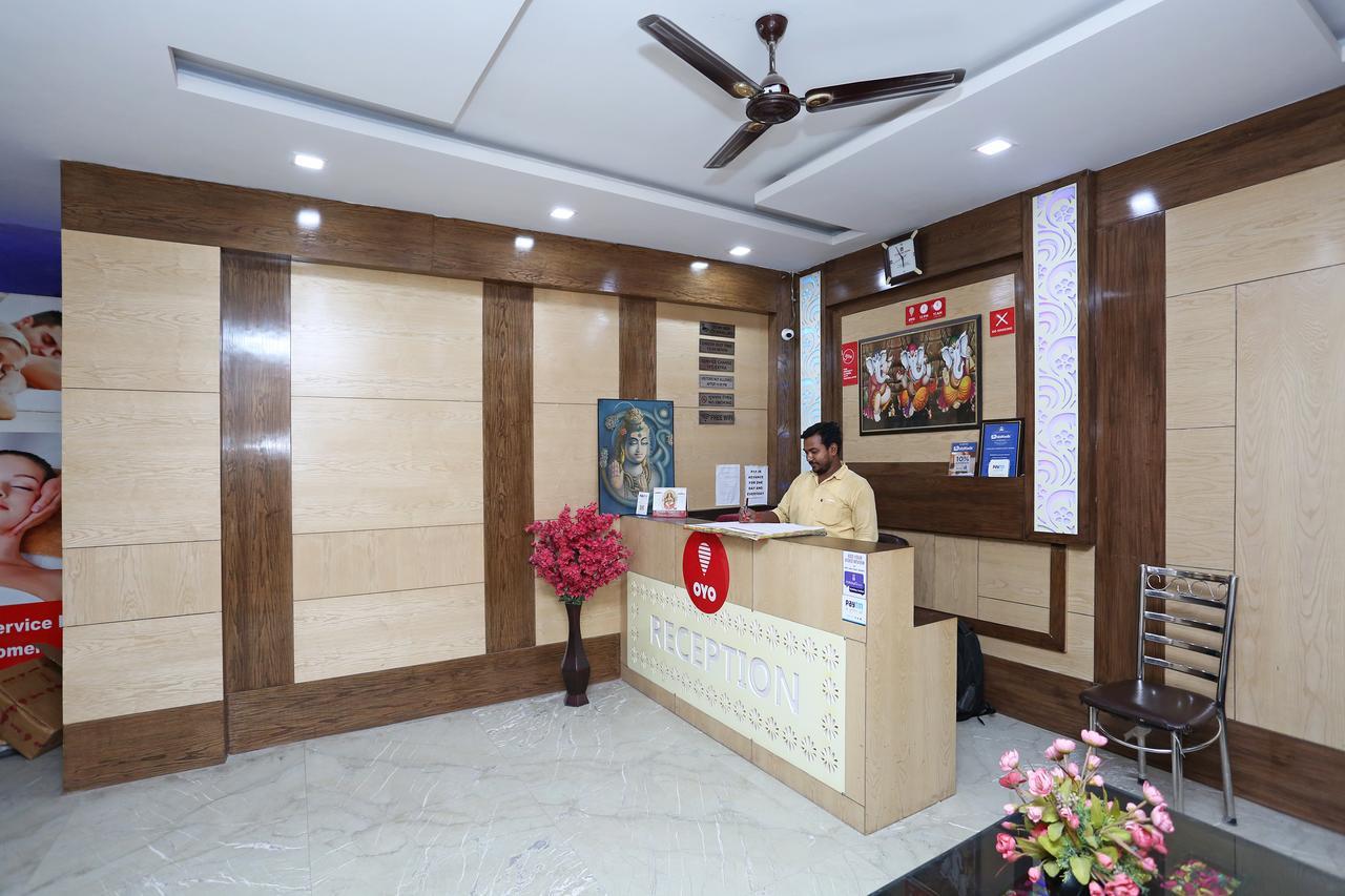Oyo 9233 Hotel Cottage Lord Krishna Нью-Дели Экстерьер фото