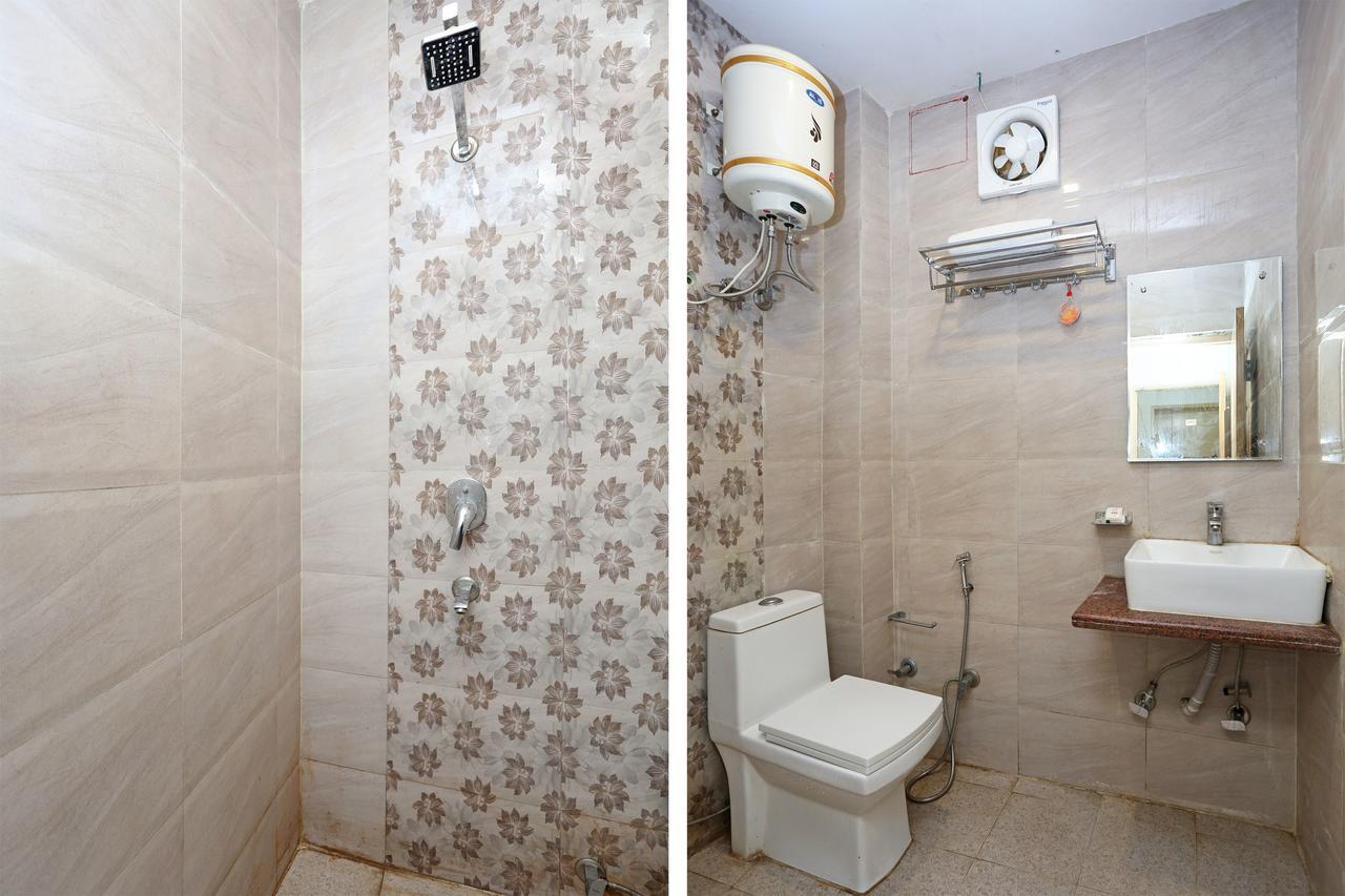 Oyo 9233 Hotel Cottage Lord Krishna Нью-Дели Экстерьер фото