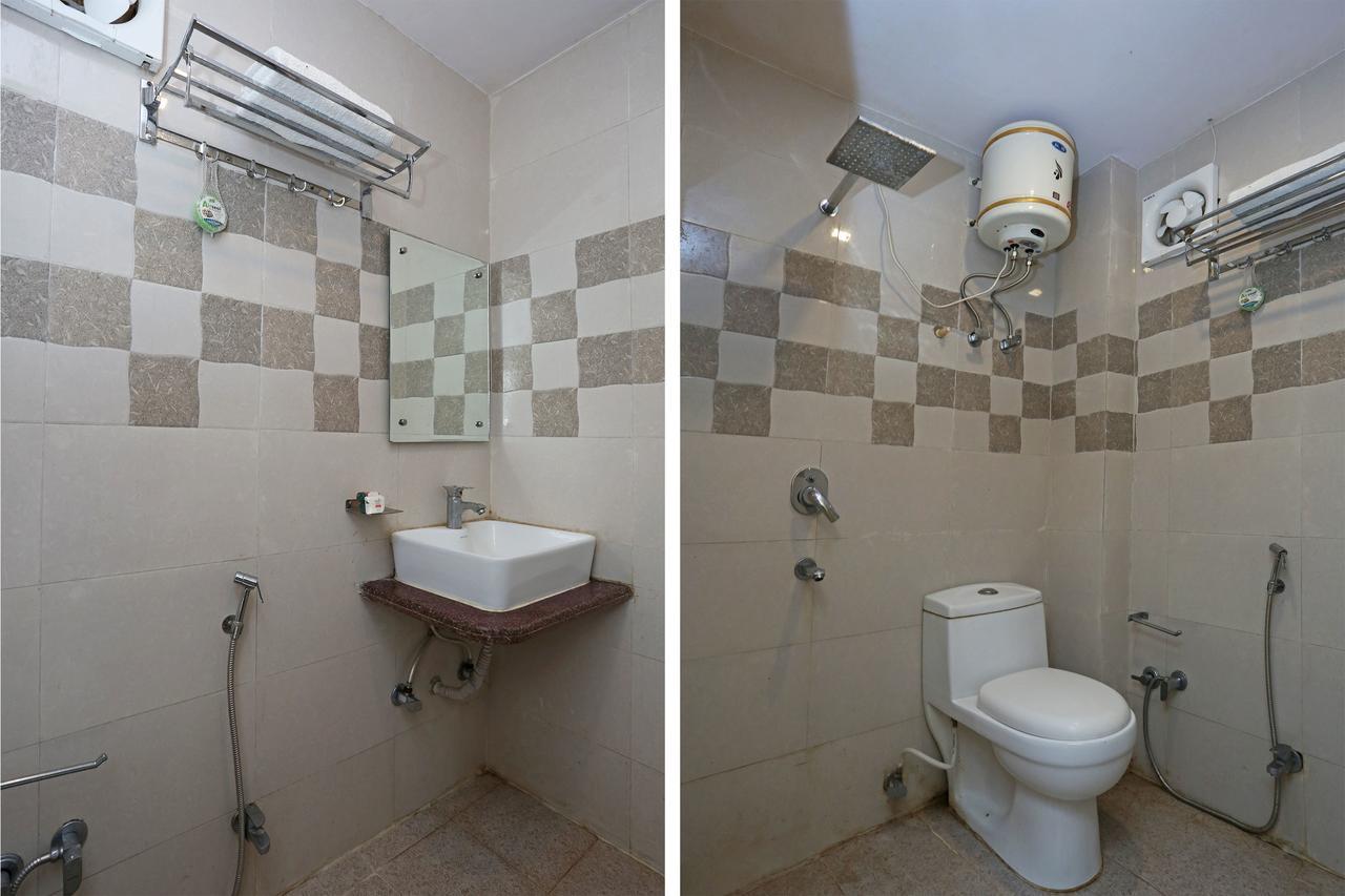 Oyo 9233 Hotel Cottage Lord Krishna Нью-Дели Экстерьер фото