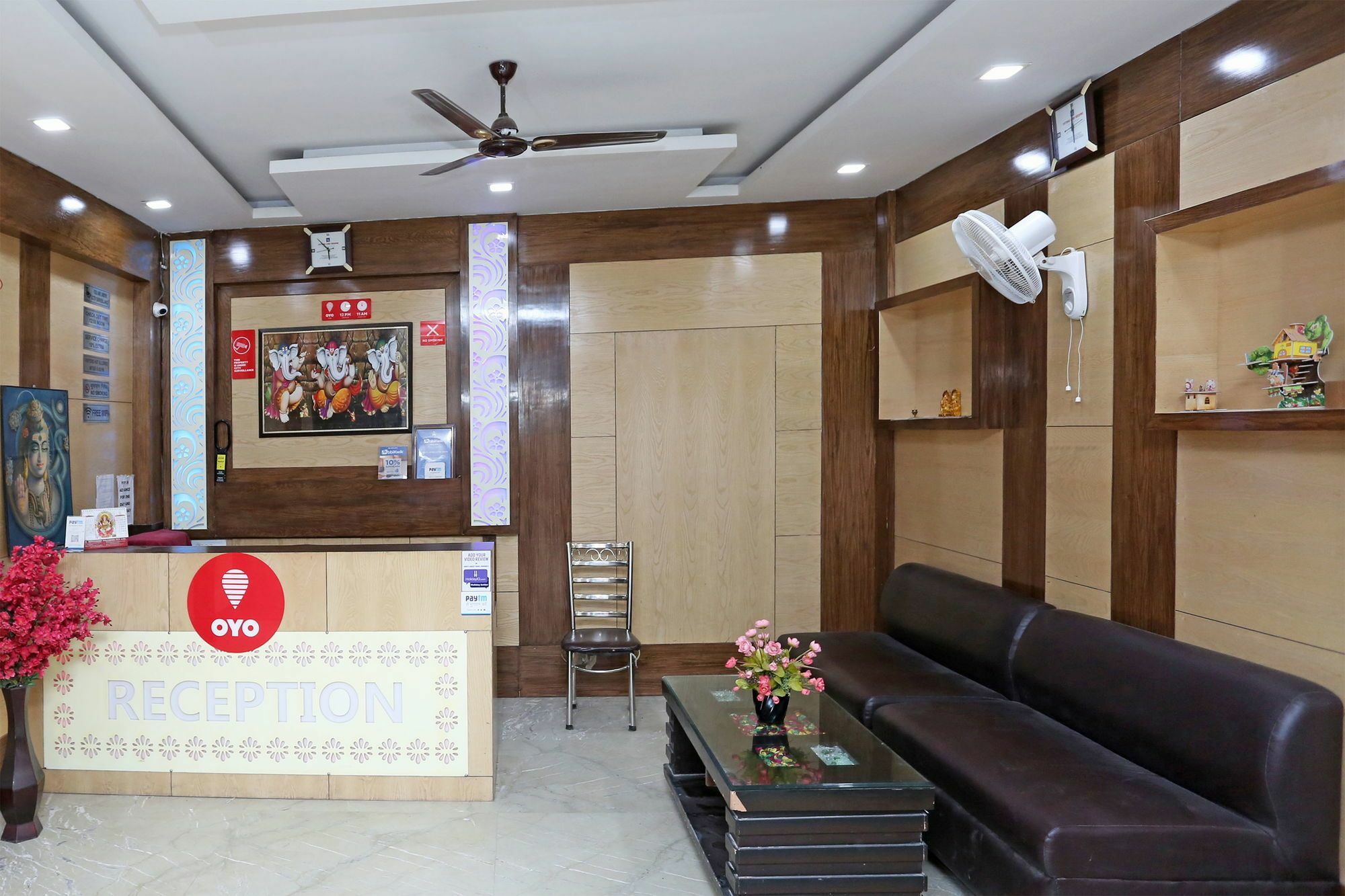 Oyo 9233 Hotel Cottage Lord Krishna Нью-Дели Экстерьер фото