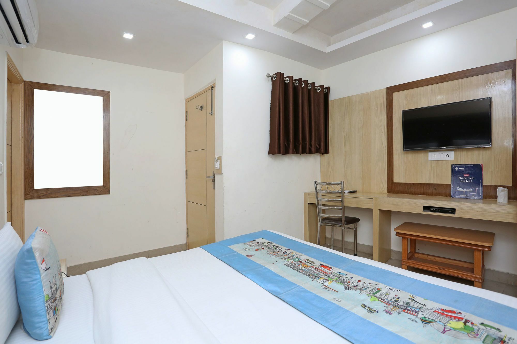 Oyo 9233 Hotel Cottage Lord Krishna Нью-Дели Экстерьер фото