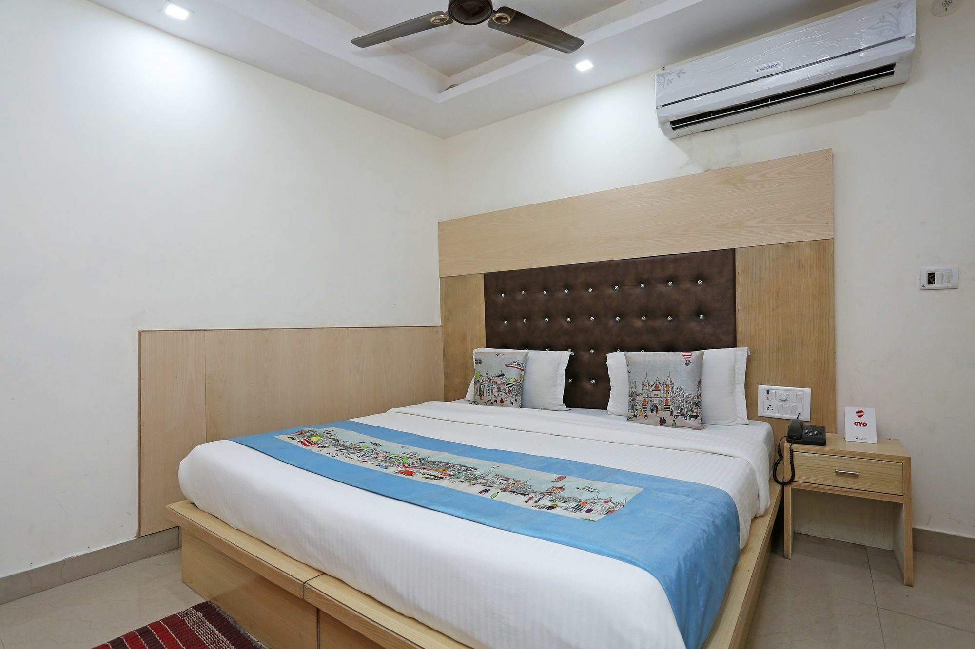Oyo 9233 Hotel Cottage Lord Krishna Нью-Дели Экстерьер фото