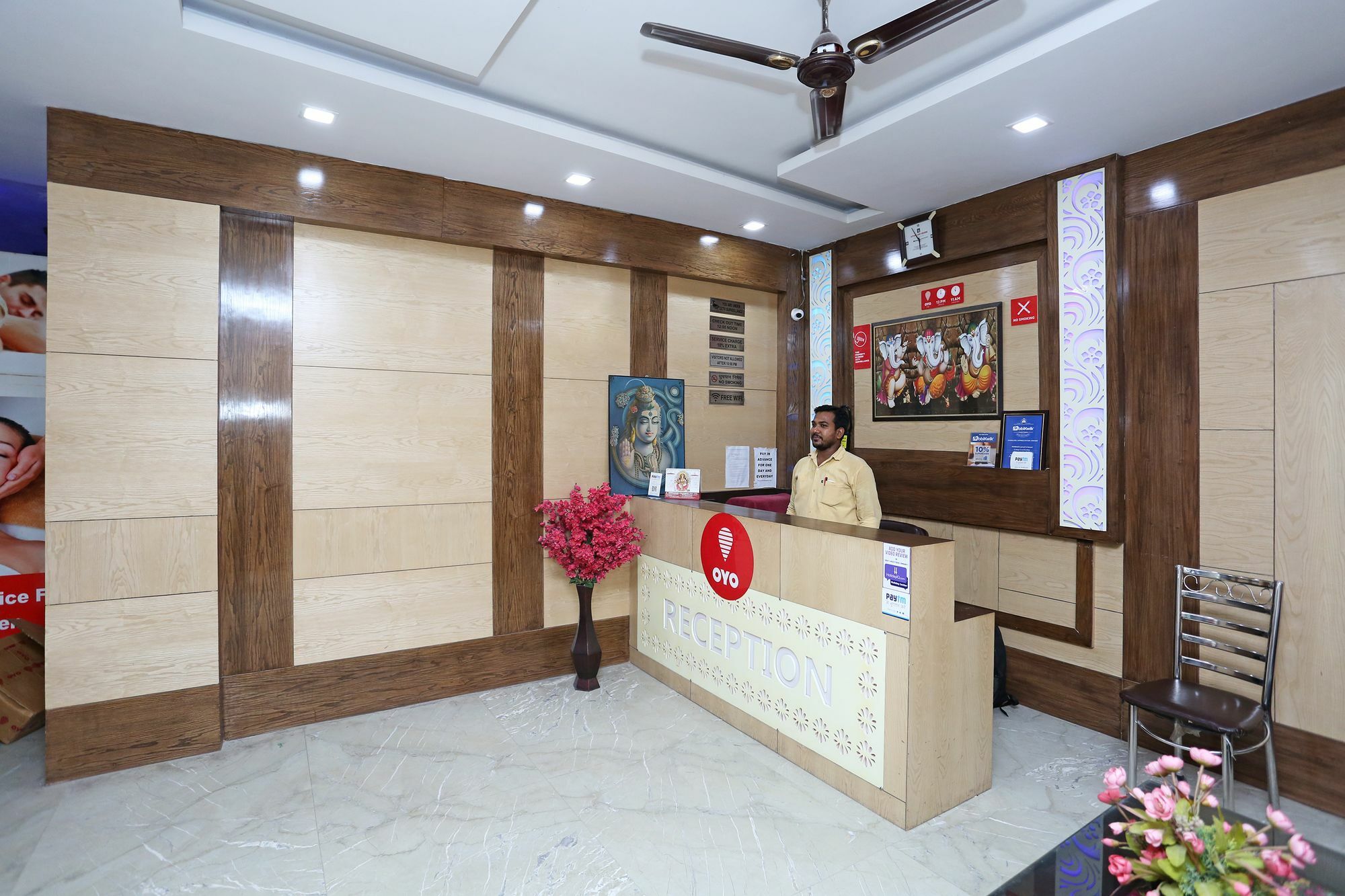 Oyo 9233 Hotel Cottage Lord Krishna Нью-Дели Экстерьер фото