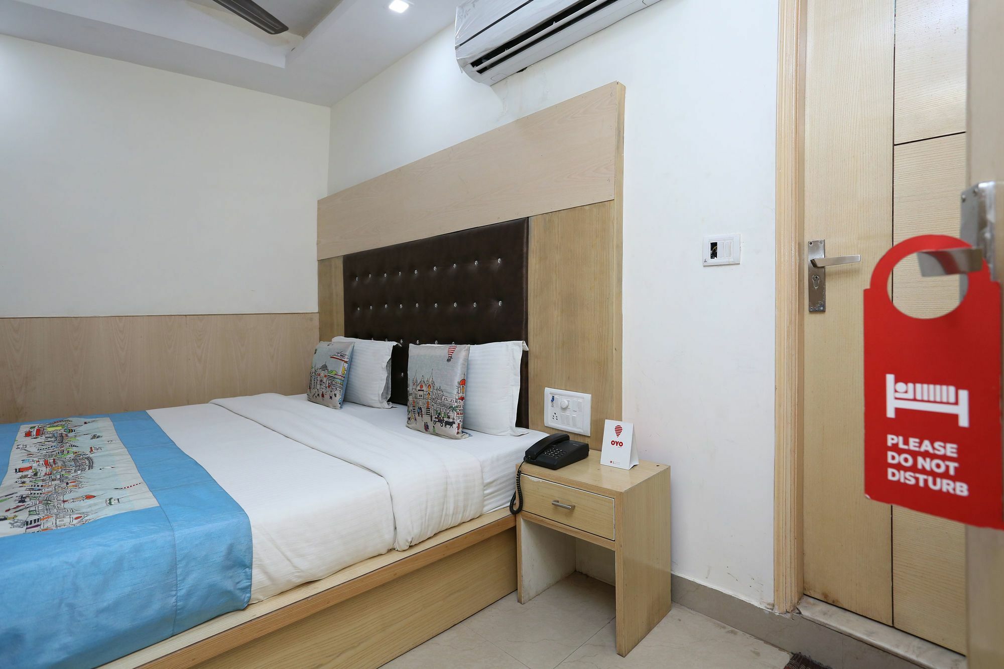 Oyo 9233 Hotel Cottage Lord Krishna Нью-Дели Экстерьер фото
